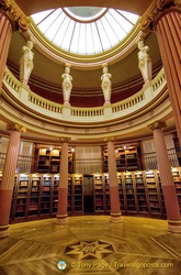 The circular library in the Guimet Museum